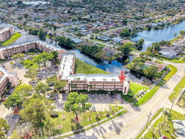 10466 Sunrise Lakes Boulevard 312, Sunrise, FL 33322