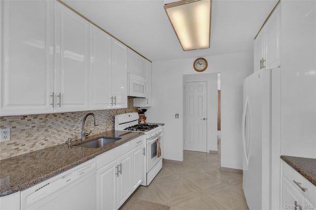 607 Saint George Avenue, North Babylon, NY 11703