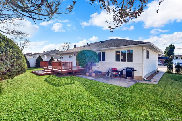 607 Saint George Avenue, North Babylon, NY 11703