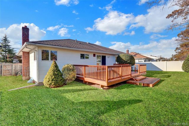 607 Saint George Avenue, North Babylon, NY 11703