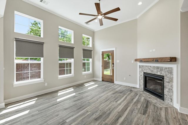 207 Wilson Street, Lake Dallas, TX 75065