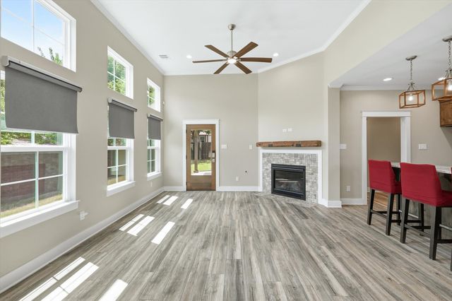 207 Wilson Street, Lake Dallas, TX 75065
