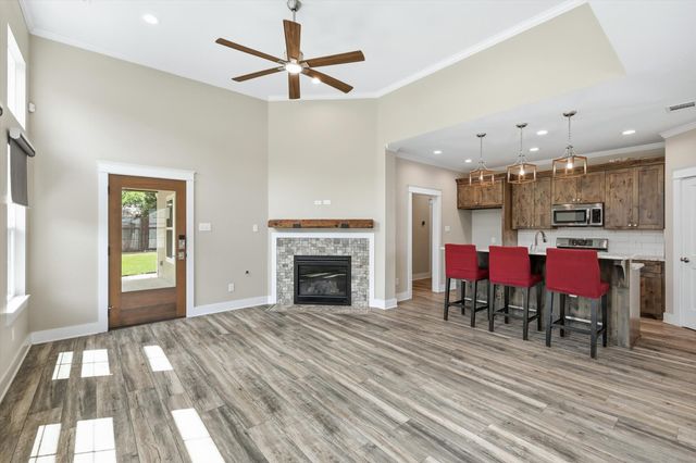 207 Wilson Street, Lake Dallas, TX 75065
