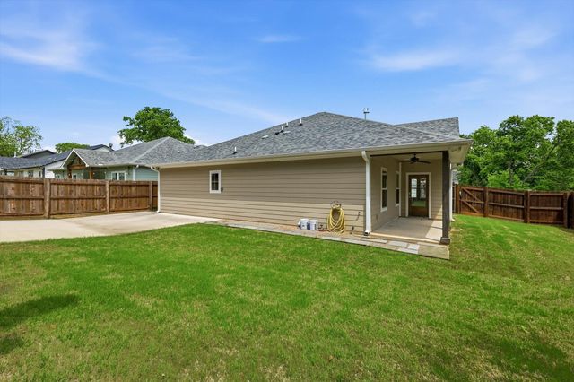 207 Wilson Street, Lake Dallas, TX 75065