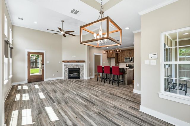 207 Wilson Street, Lake Dallas, TX 75065