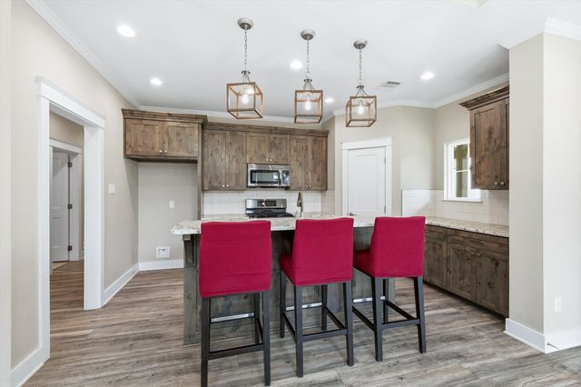 207 Wilson Street, Lake Dallas, TX 75065