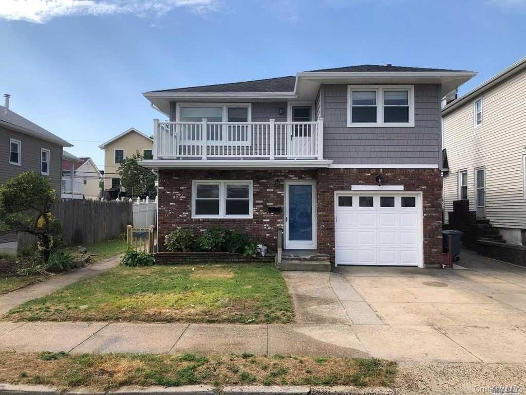 538 W Hudson St, Long Beach, NY 11561