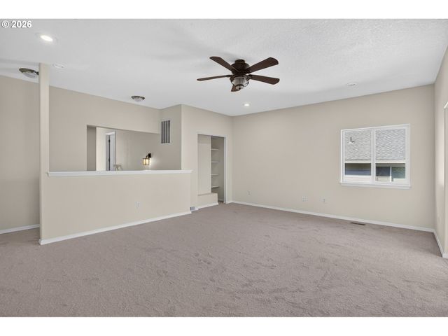 1352 Sw BINFORD LAKE Pkwy, Gresham, OR 97080