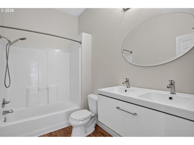 1352 Sw BINFORD LAKE Pkwy, Gresham, OR 97080