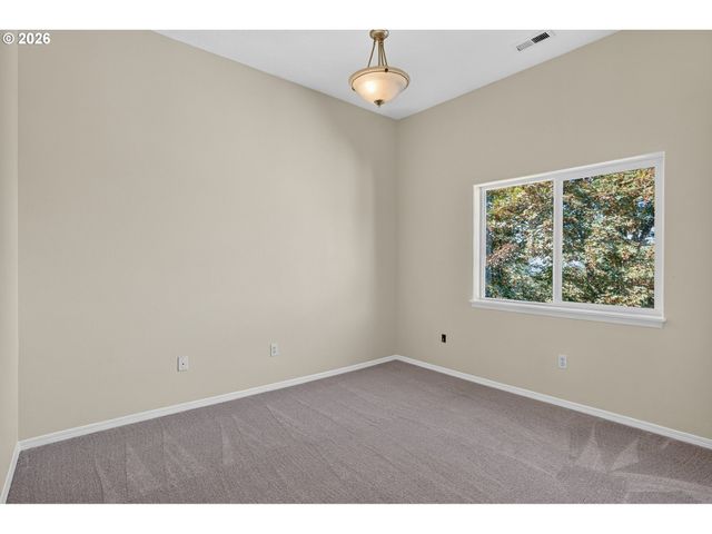1352 Sw BINFORD LAKE Pkwy, Gresham, OR 97080