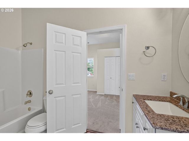 1352 Sw BINFORD LAKE Pkwy, Gresham, OR 97080