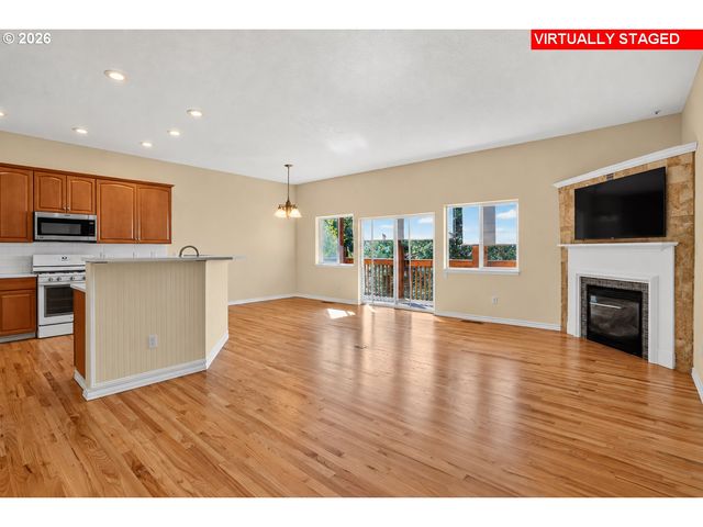 1352 Sw BINFORD LAKE Pkwy, Gresham, OR 97080