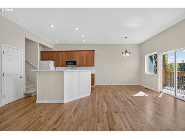 1352 Sw BINFORD LAKE Pkwy, Gresham, OR 97080