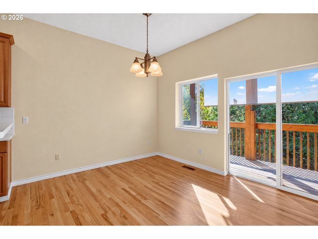 1352 Sw BINFORD LAKE Pkwy, Gresham, OR 97080