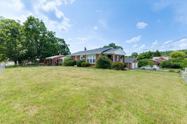 3707 Colonial AVE, Roanoke, VA 24018