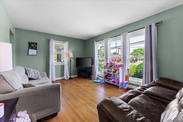 3707 Colonial AVE, Roanoke, VA 24018