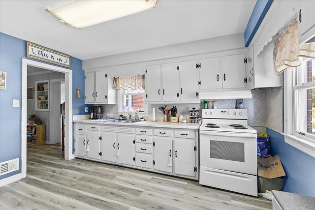 3707 Colonial AVE, Roanoke, VA 24018