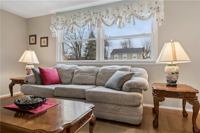 314 Hopi Drive, Hempfield Twp, PA 15601