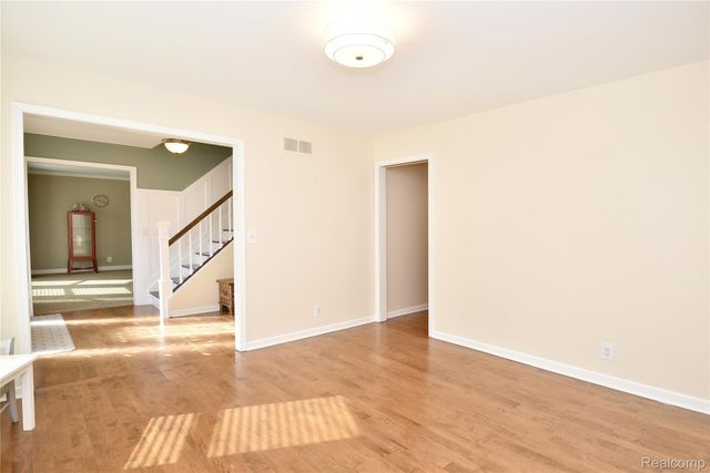 1325 Royal Crescent Street, Rochester Hills, MI 48306