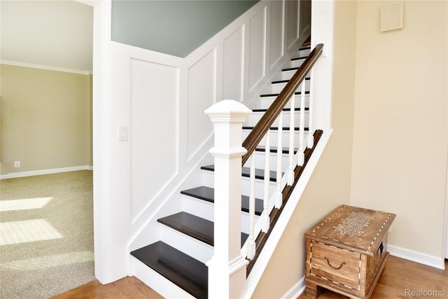 1325 Royal Crescent Street, Rochester Hills, MI 48306