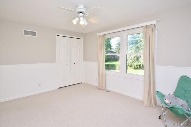 1325 Royal Crescent Street, Rochester Hills, MI 48306