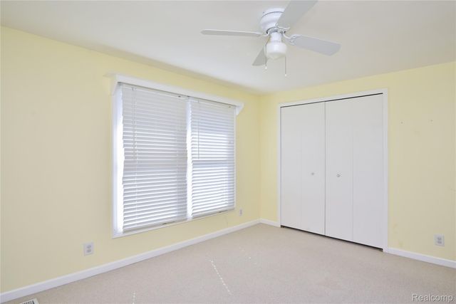 1325 Royal Crescent Street, Rochester Hills, MI 48306