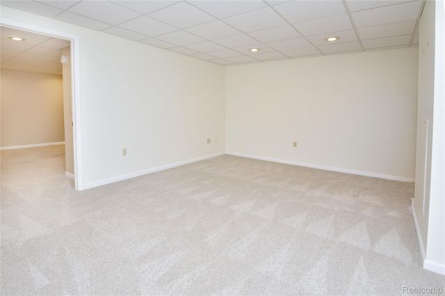 1325 Royal Crescent Street, Rochester Hills, MI 48306