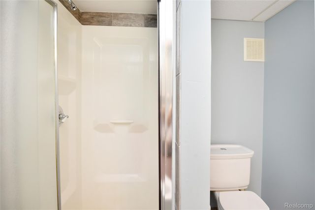 1325 Royal Crescent Street, Rochester Hills, MI 48306