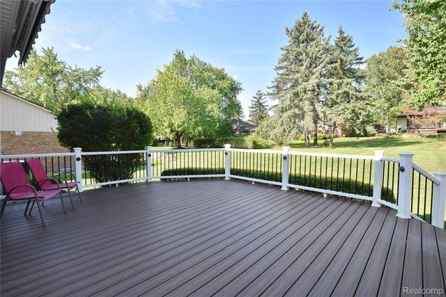 1325 Royal Crescent Street, Rochester Hills, MI 48306