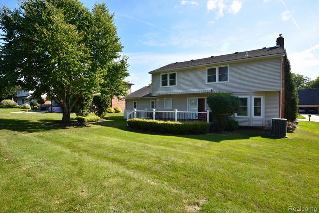 1325 Royal Crescent Street, Rochester Hills, MI 48306
