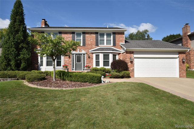 1325 Royal Crescent Street, Rochester Hills, MI 48306