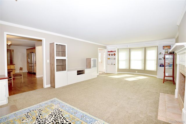 1325 Royal Crescent Street, Rochester Hills, MI 48306