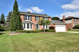 1325 Royal Crescent Street, Rochester Hills, MI 48306