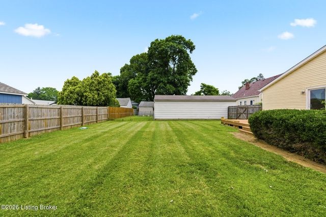 1612 Pershing Ave, Louisville, KY 40242