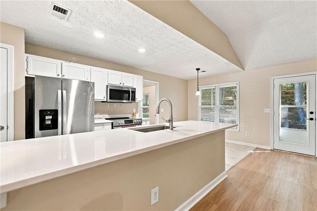 146 Pinebrook Drive, Waleska, GA 30183