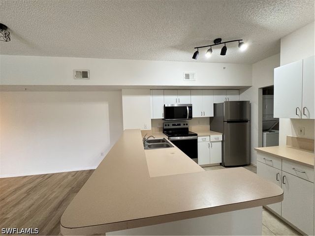 1830 Florida Club CIR 4304, Naples, FL 34112