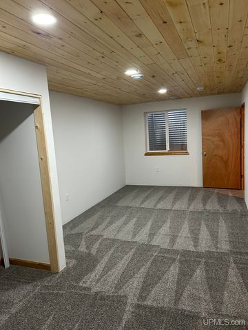 916 Coolidge Avenue, Kingsford, MI 49802