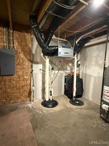 916 Coolidge Avenue, Kingsford, MI 49802