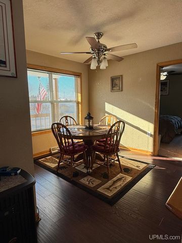 916 Coolidge Avenue, Kingsford, MI 49802