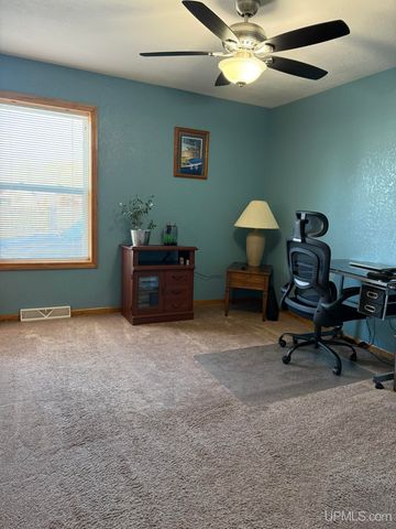 916 Coolidge Avenue, Kingsford, MI 49802