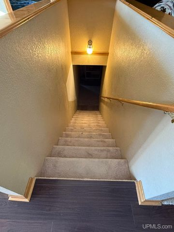 916 Coolidge Avenue, Kingsford, MI 49802