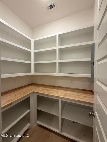 413 Lennon Lane, Brandon, MS 39047