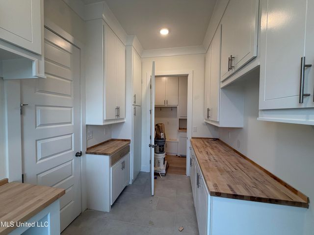 413 Lennon Lane, Brandon, MS 39047