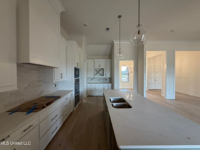 413 Lennon Lane, Brandon, MS 39047