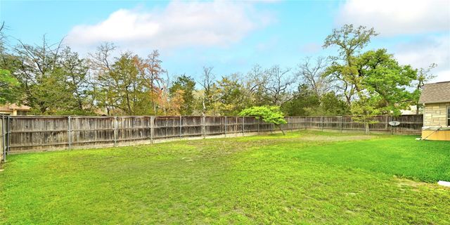 140 Winchester RD, Bastrop, TX 78602