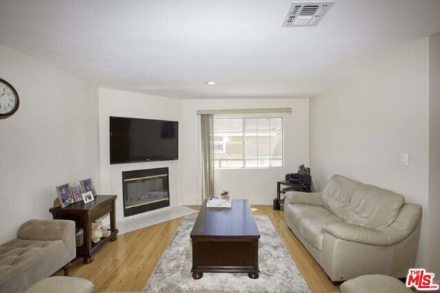 3556 S Bentley Avenue, Los Angeles, CA 90034