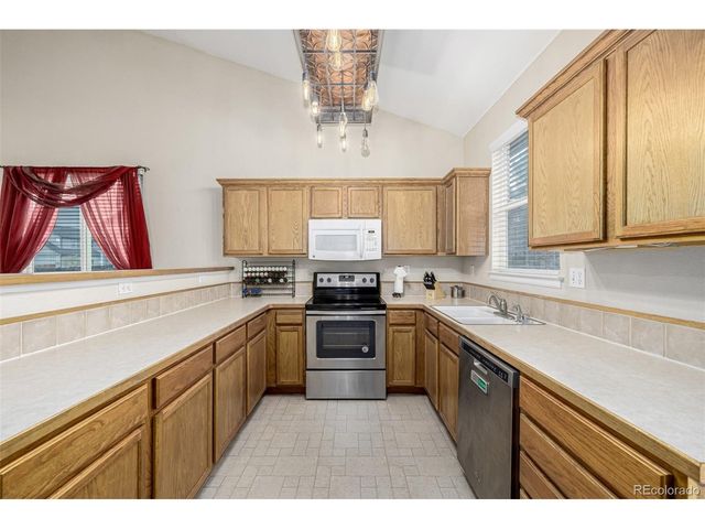 2002 Ance St, Strasburg, CO 80136