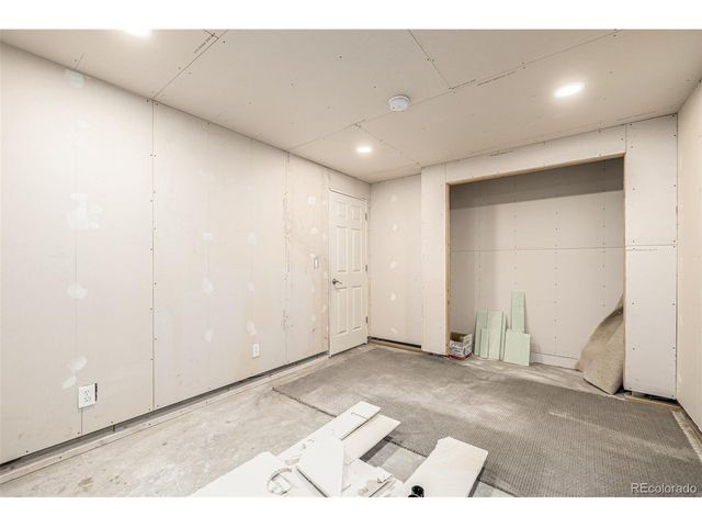 2002 Ance St, Strasburg, CO 80136