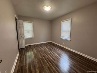 8734 Chalmers Avenue, Warren, MI 48089