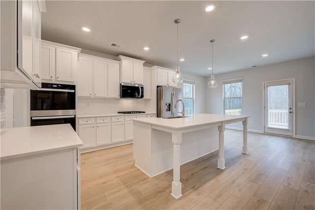 616 Continental Drive, Mcdonough, GA 30253